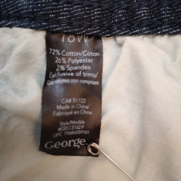 George Plus Ladies Size 18W Dark Wash Blue Jean Capri's - Picture 6 of 10